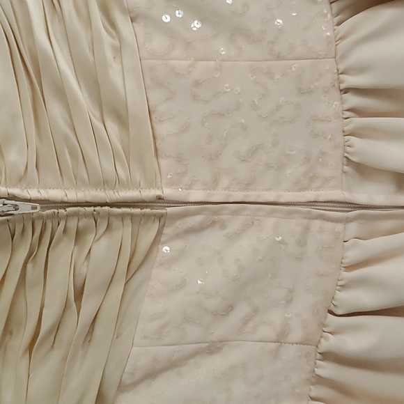 EUC, Betsy Johnson, sz 4 evening dress - Picture 6 of 7